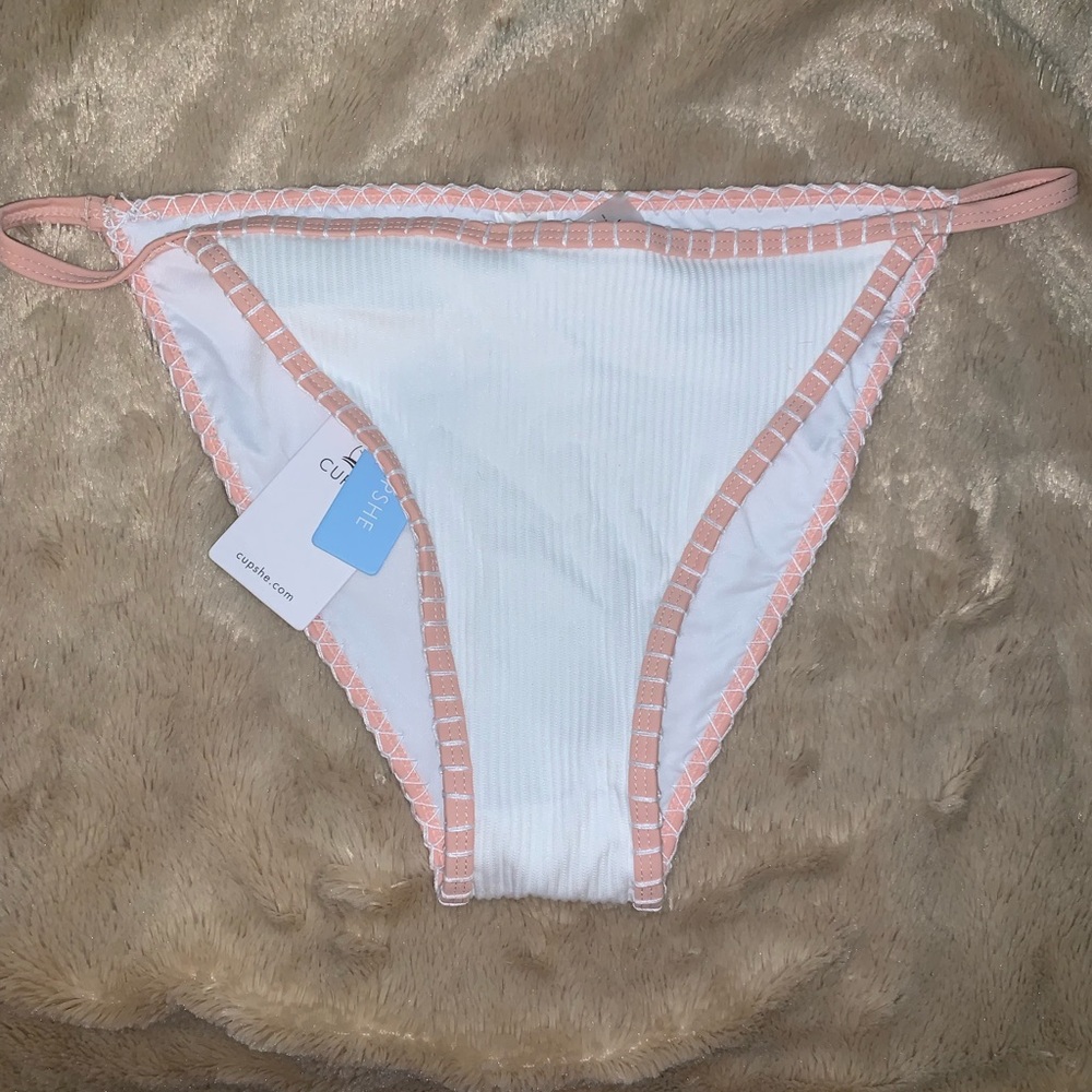 Bikini Set - Picture 2 of 4